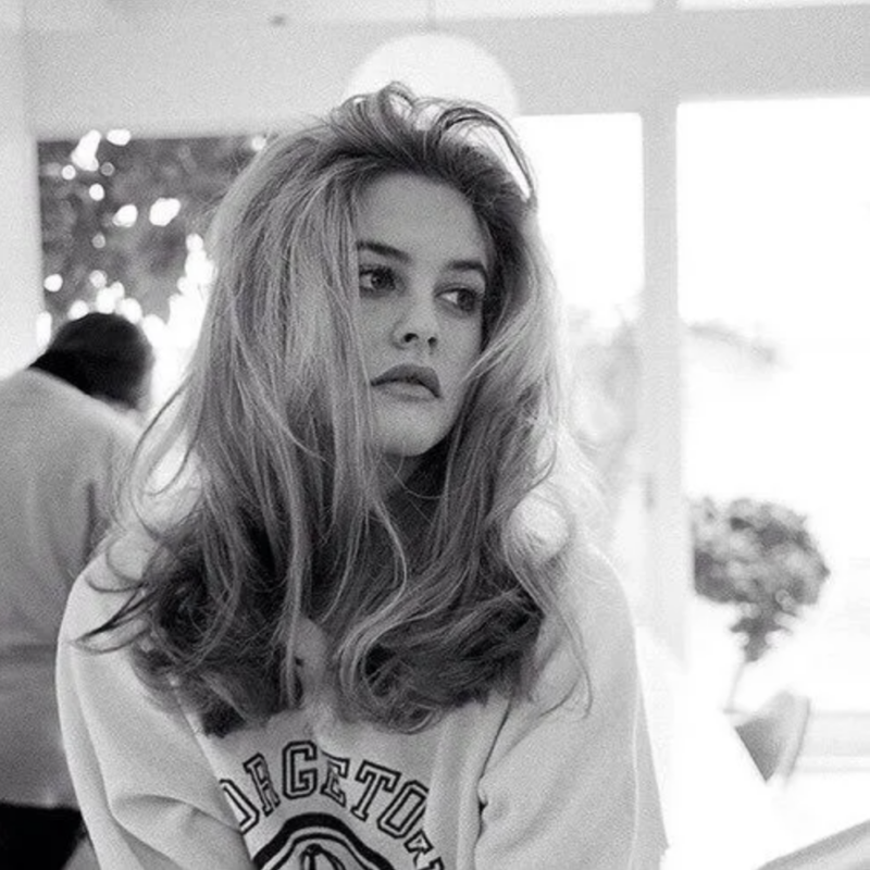 90s blowout hair | Alicia Silverstone as Cher in the 90s classic, Clueless